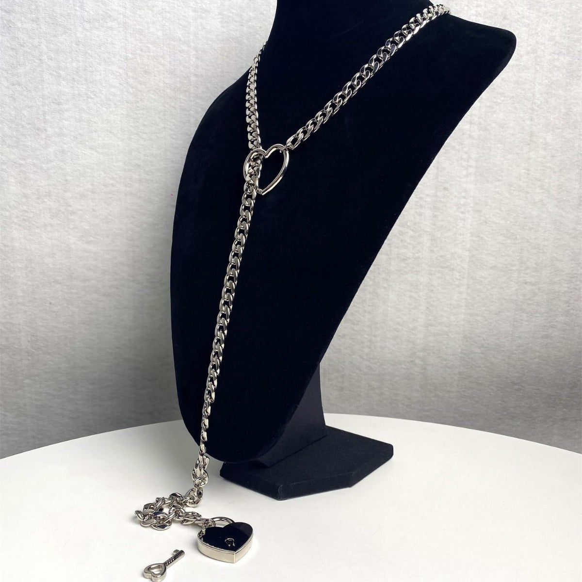 Svssy Heartlink Cuban Chain Necklace
